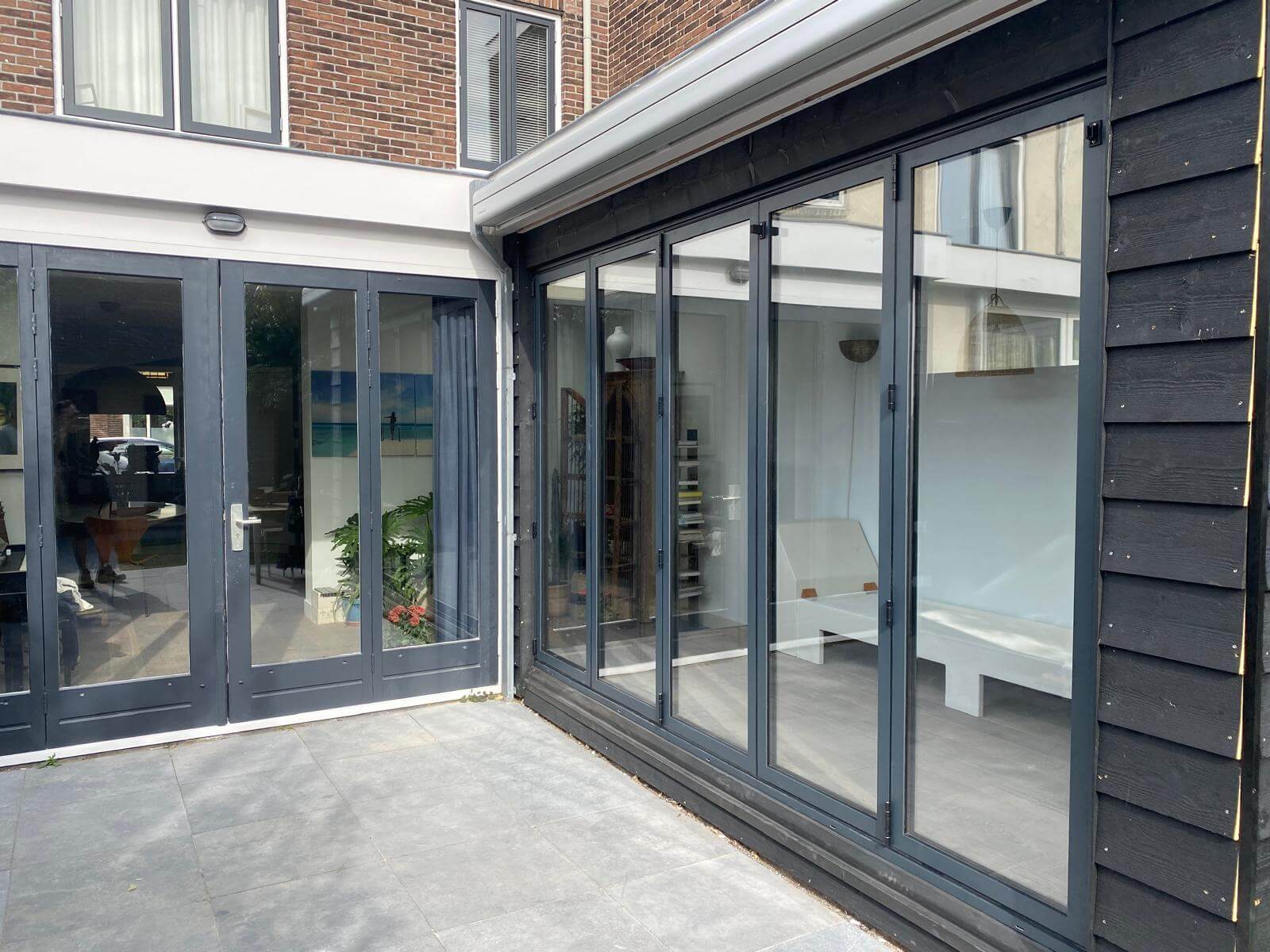 Aanbouw met vouwdeuren