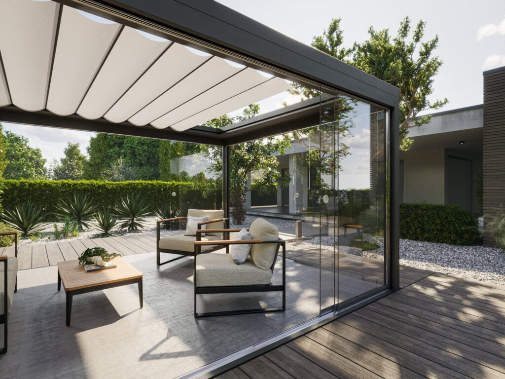 Glazen schuifwand in pergola