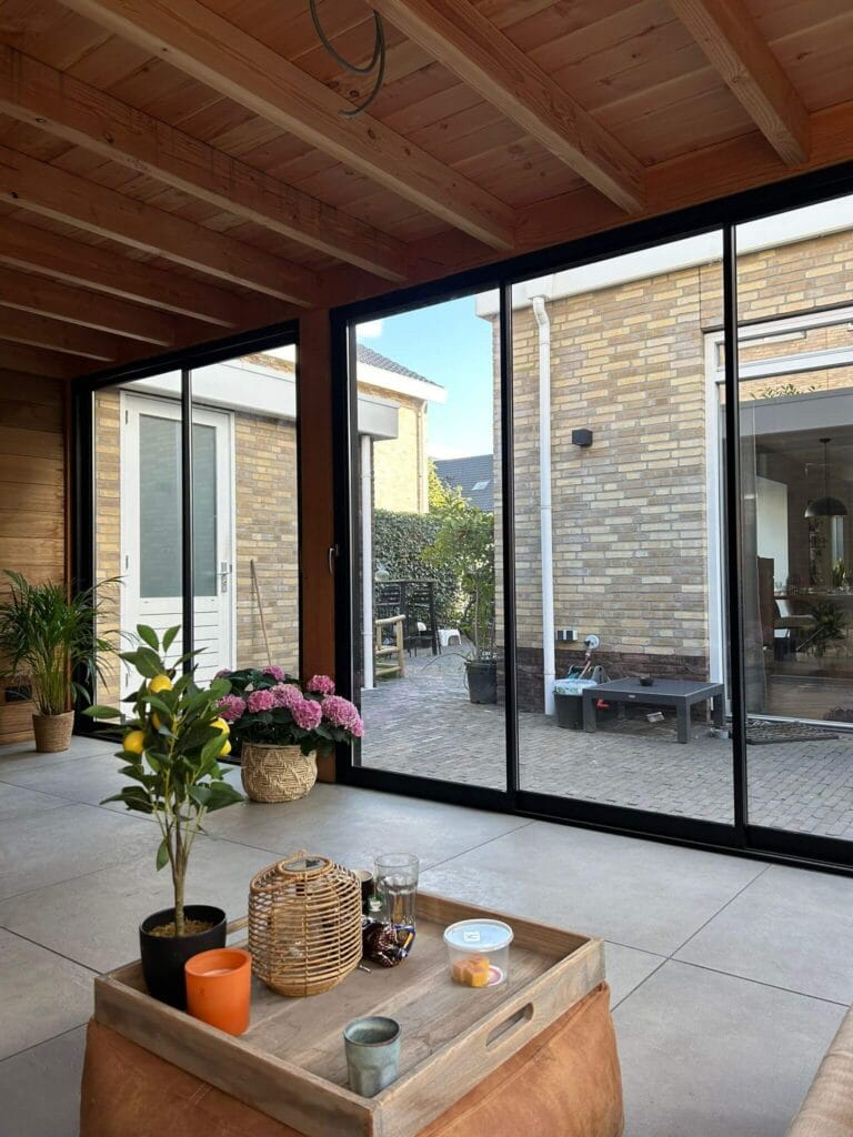 Geïsoleerde glazen schuifwand Tuinkamer binnen