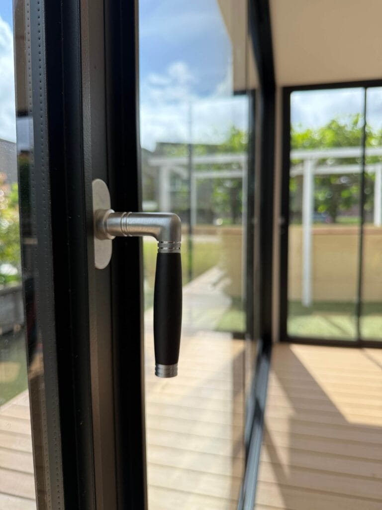 Schuifwand met handvat
