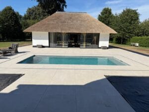 Geïsoleerde terrasbeglazing 6 Poolhouse schuifwanden