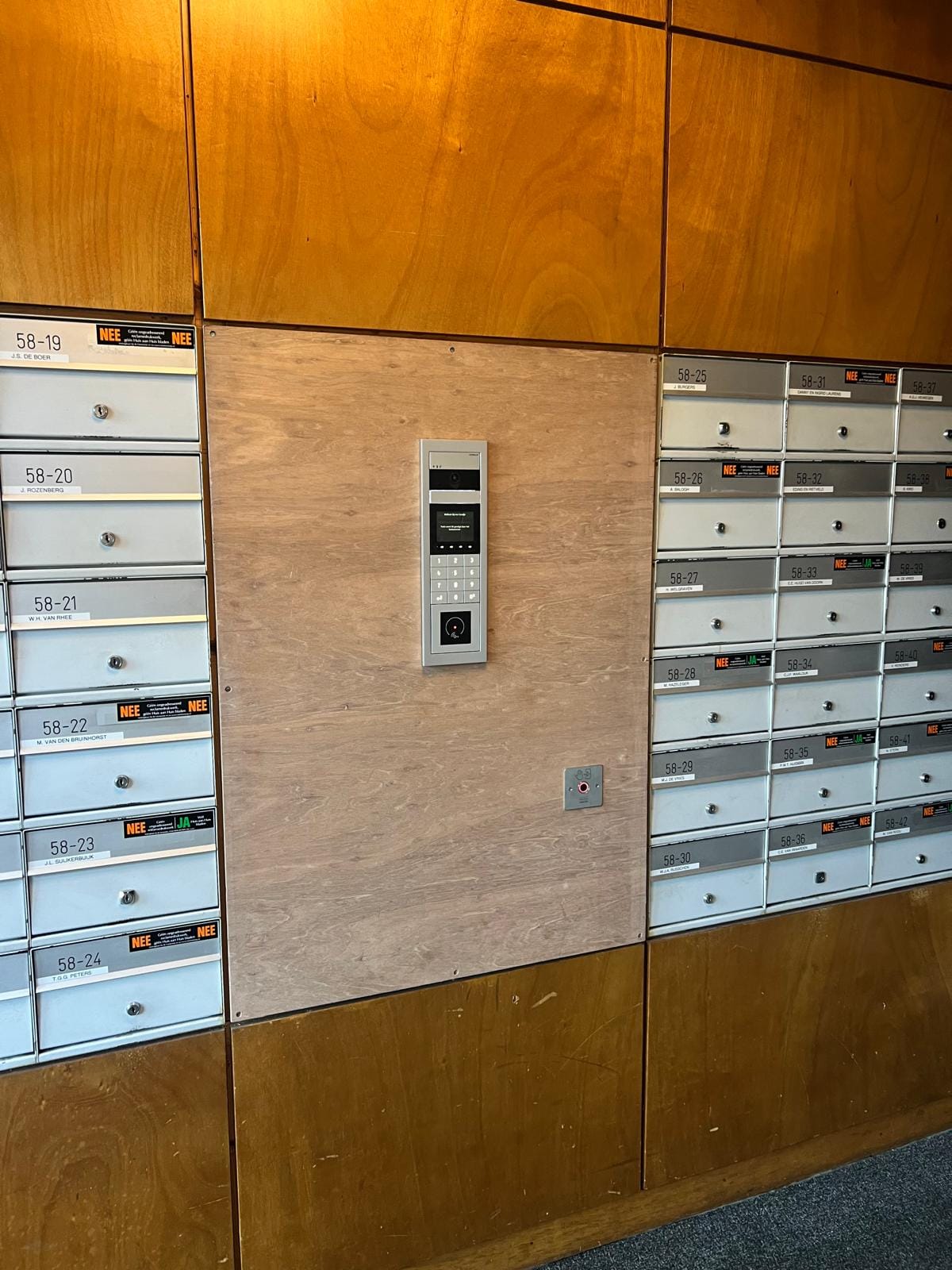 Automatische deuren voor VvE – vernieuwde entree met intercom bij VvE Cavalje in Ede