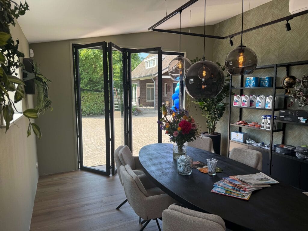 Nieuwe garagedeur vervangen door Vouwwanden net als in Doetinchem